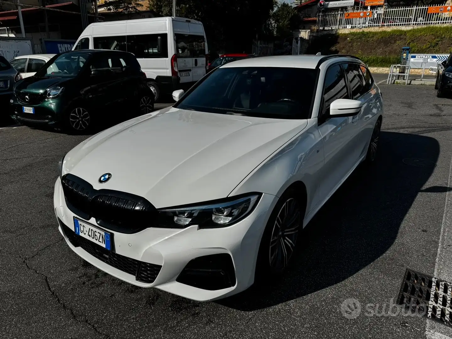 BMW 330 330i Touring Msport auto Bianco - 2