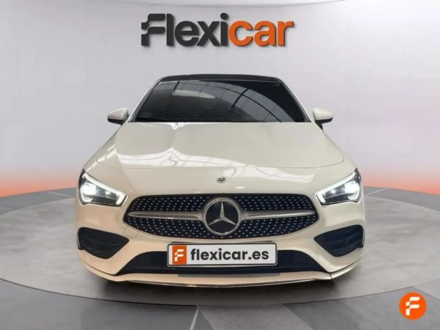 Mercedes-Benz CLA 200 Shooting Brake Blanc - 2
