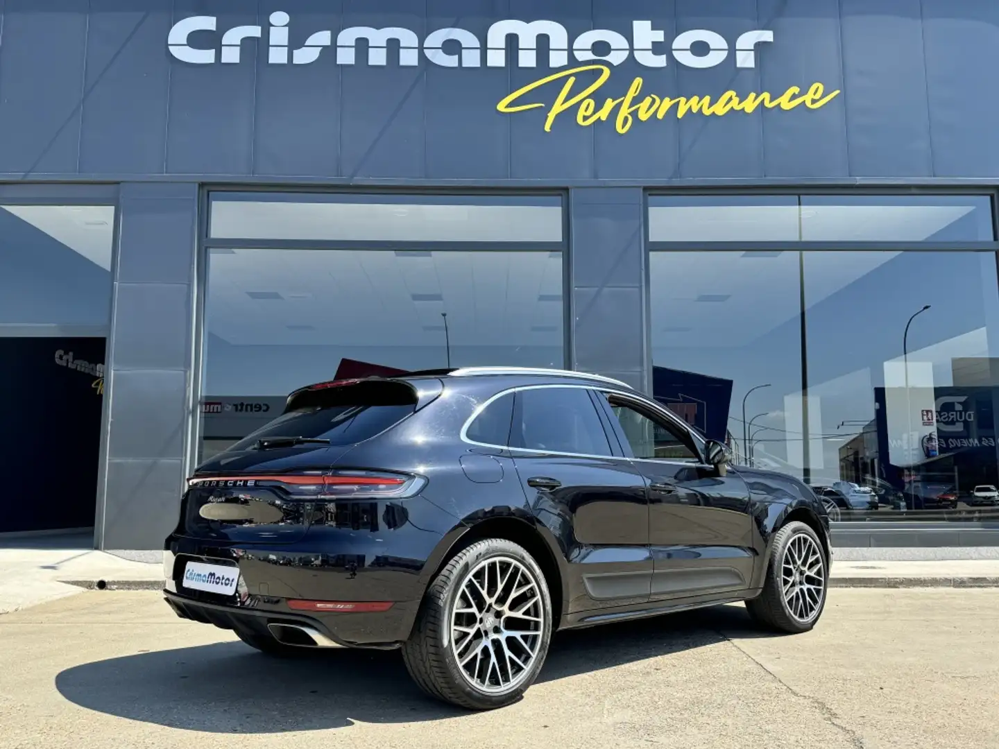 Porsche Macan Aut. Negro - 2