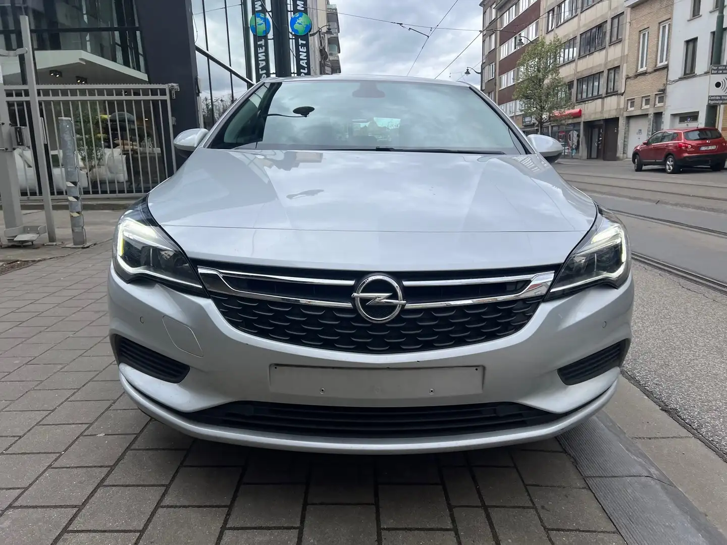 Opel Astra 1.0 Turbo ECOTEC Innovation GPS 83.000KMS GARANTIE Zilver - 2