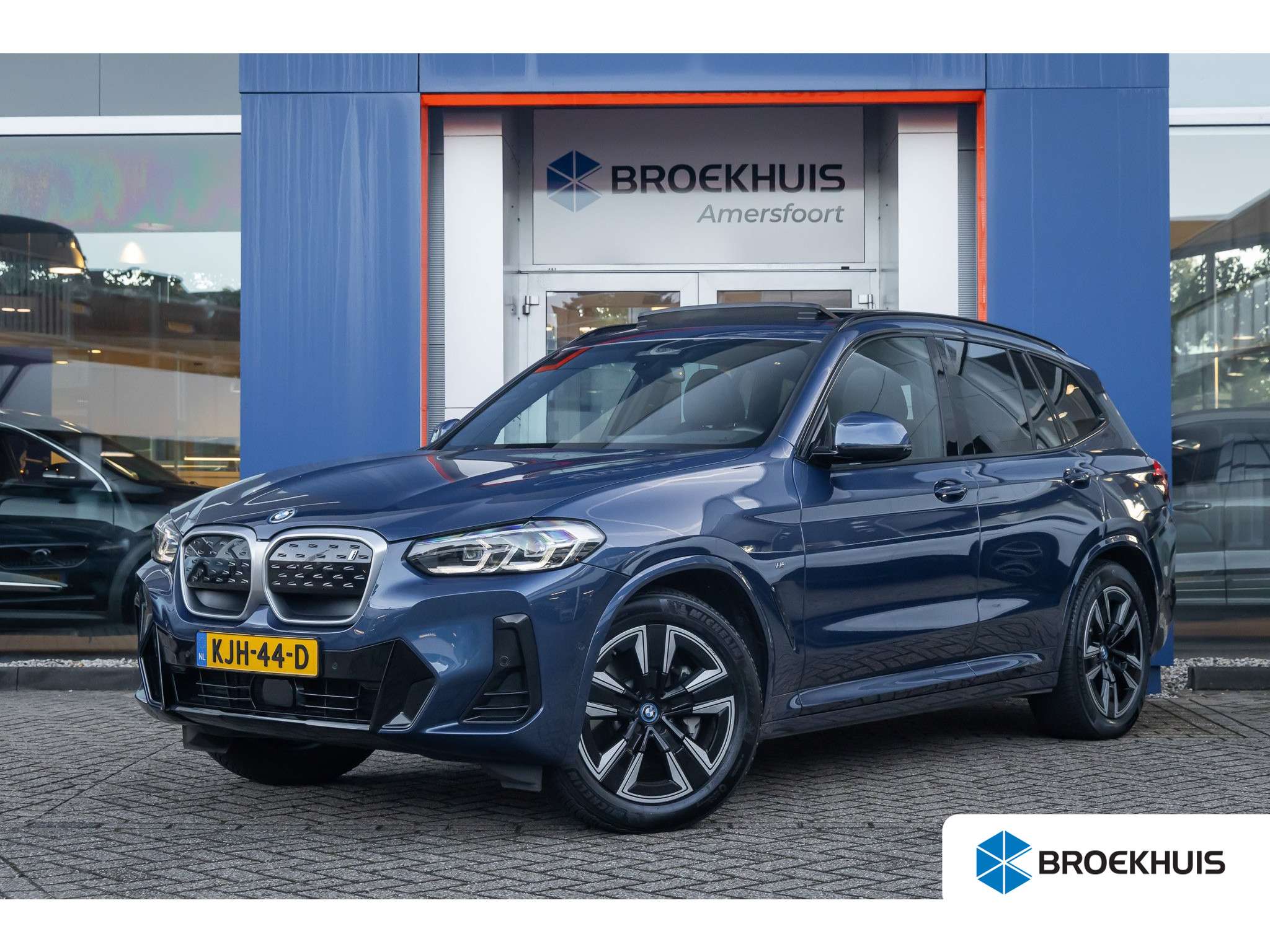 BMW iX3