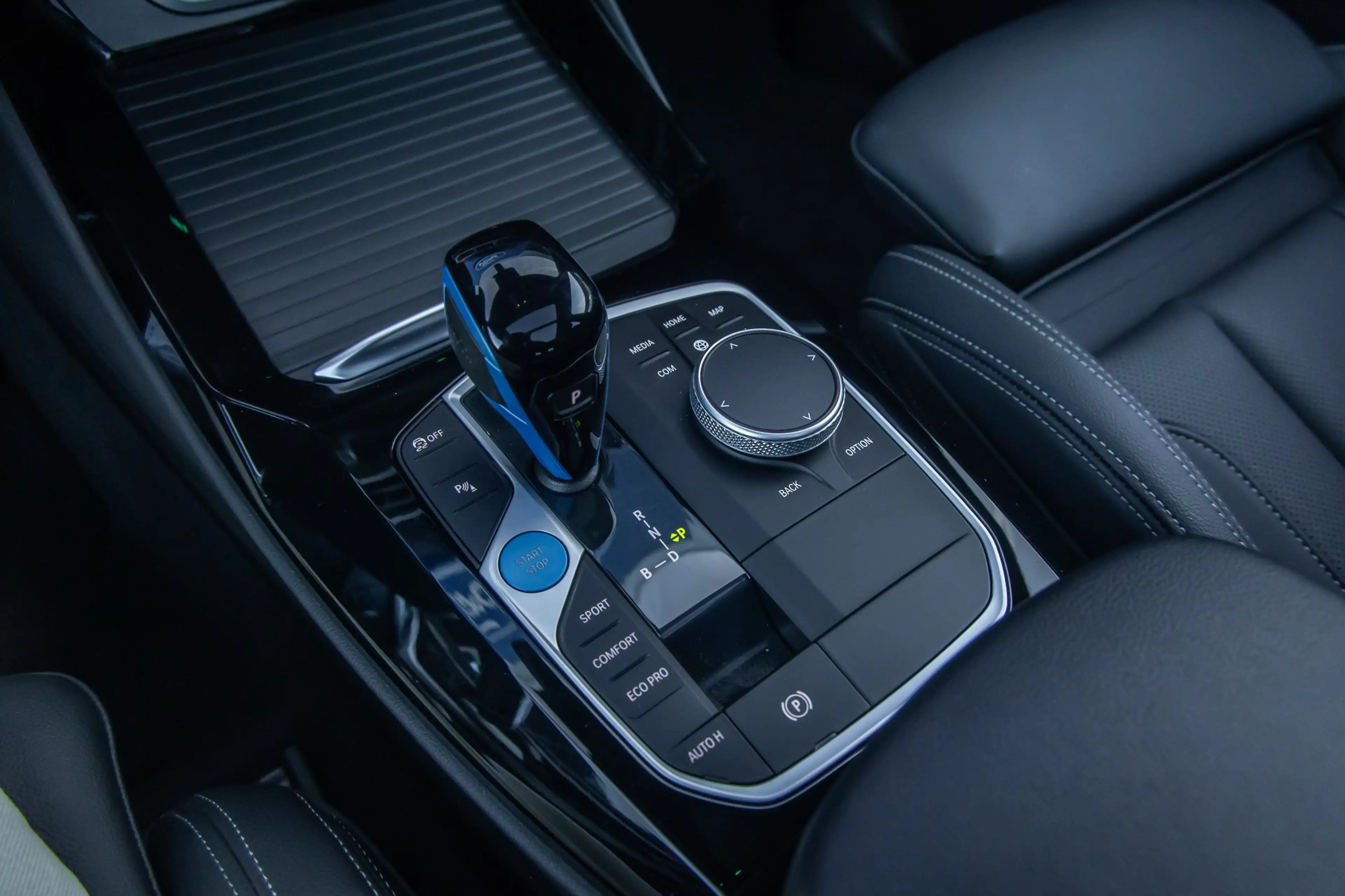 BMW iX3 Executive 80 kWh | Pano | Trekhaak | Leder | Memor — photo 35
