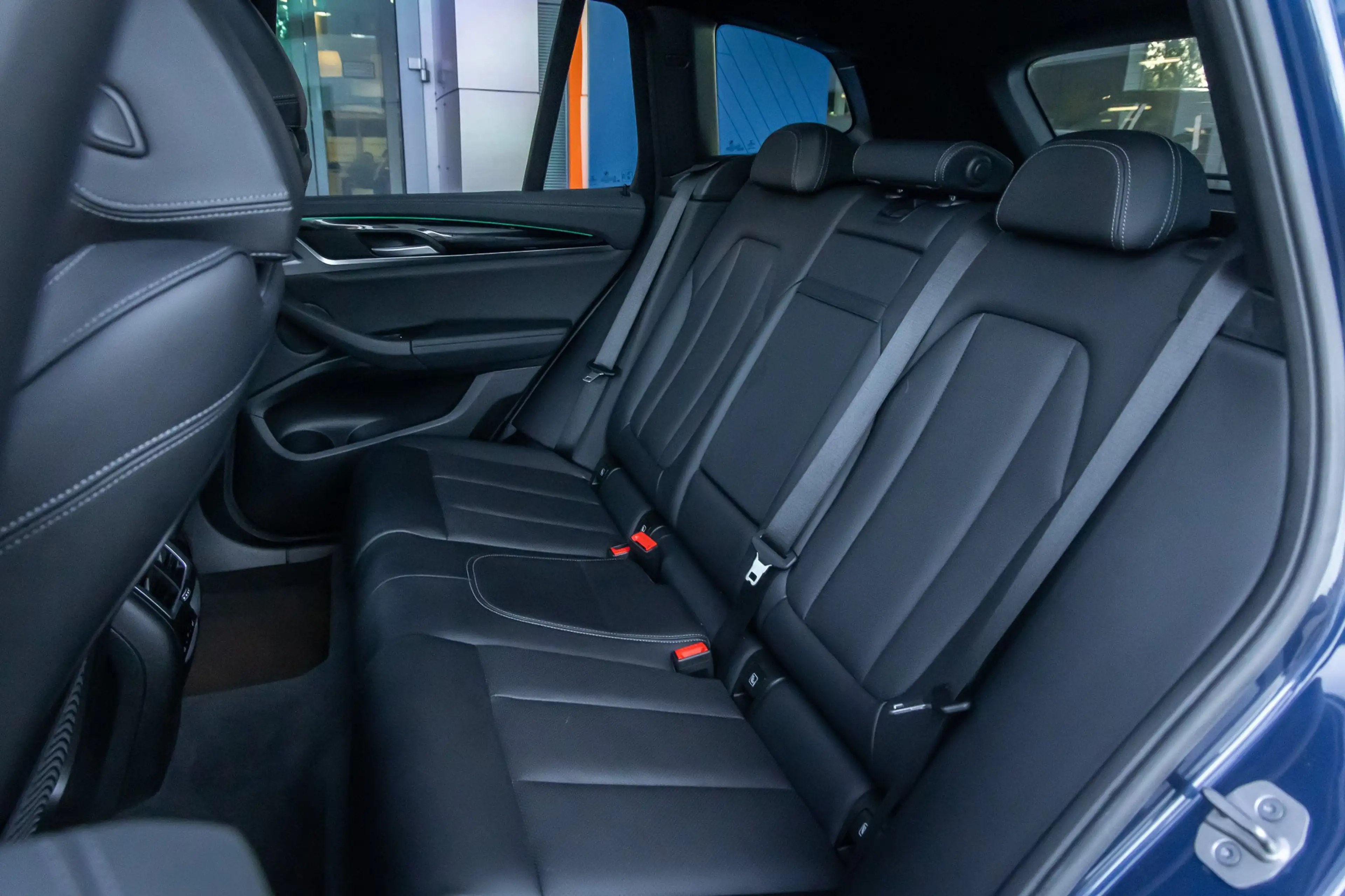 BMW iX3 Executive 80 kWh | Pano | Trekhaak | Leder | Memor — photo 17