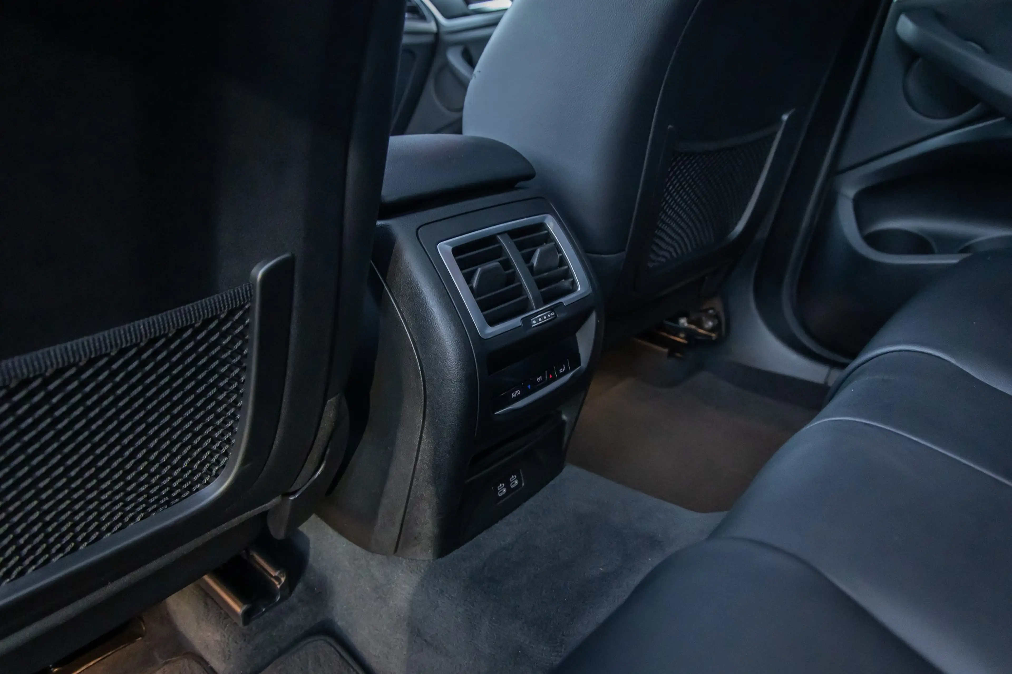 BMW iX3 Executive 80 kWh | Pano | Trekhaak | Leder | Memor — photo 18