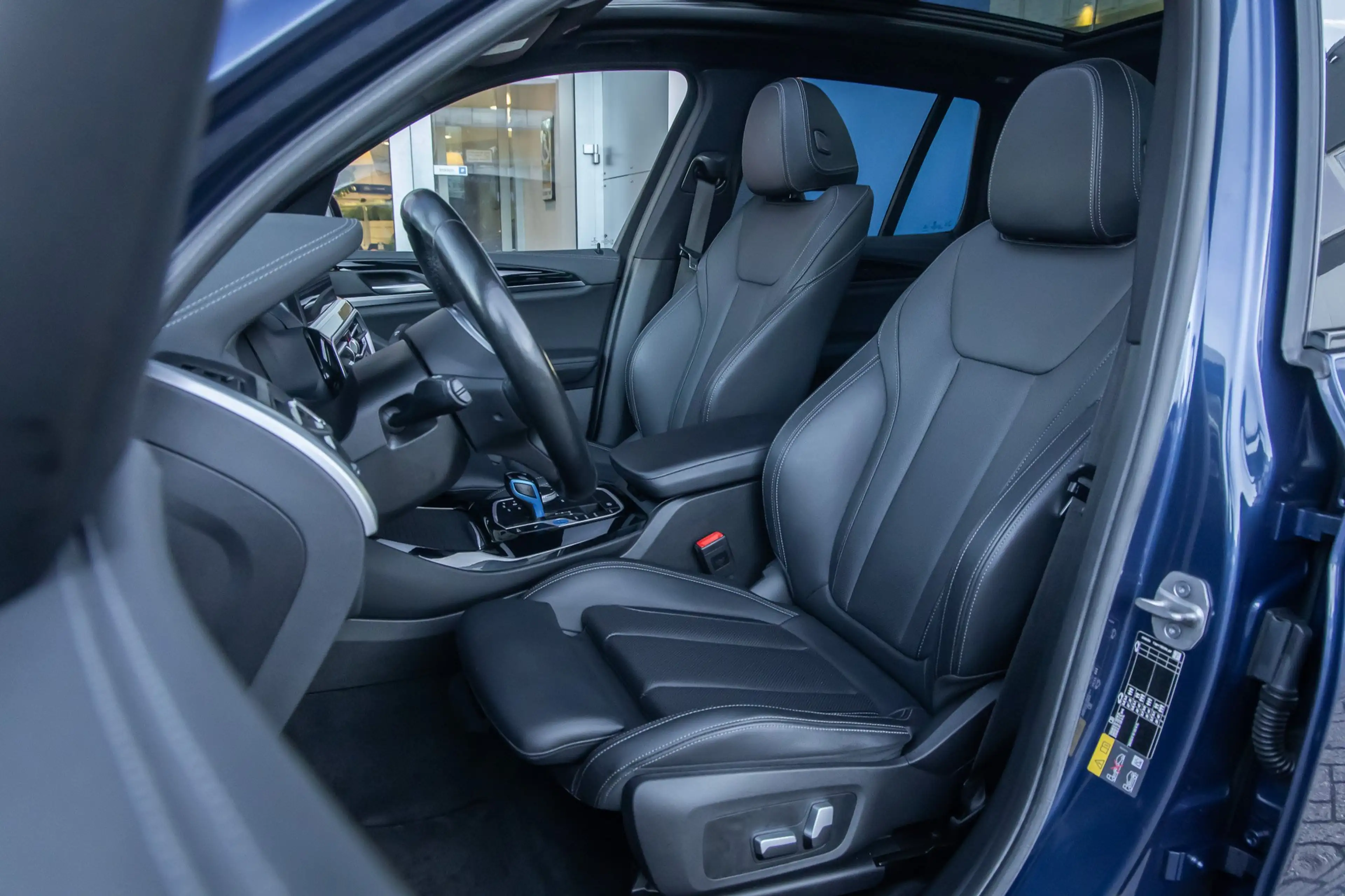 BMW iX3 Executive 80 kWh | Pano | Trekhaak | Leder | Memor — photo 13
