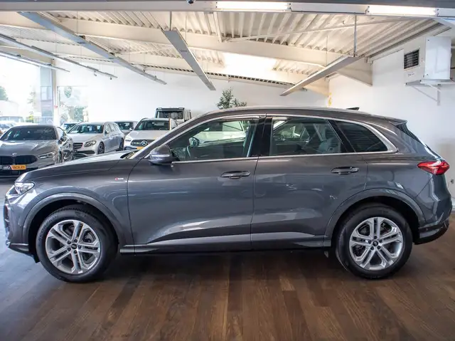 Audi Q5 view 6