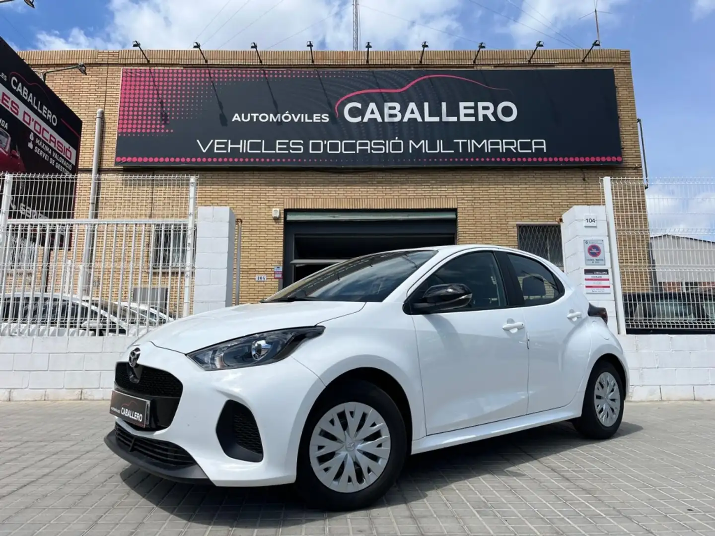 Mazda 2 Hybrid 1.5 Prime Line  CVT 85kW Blanco - 1