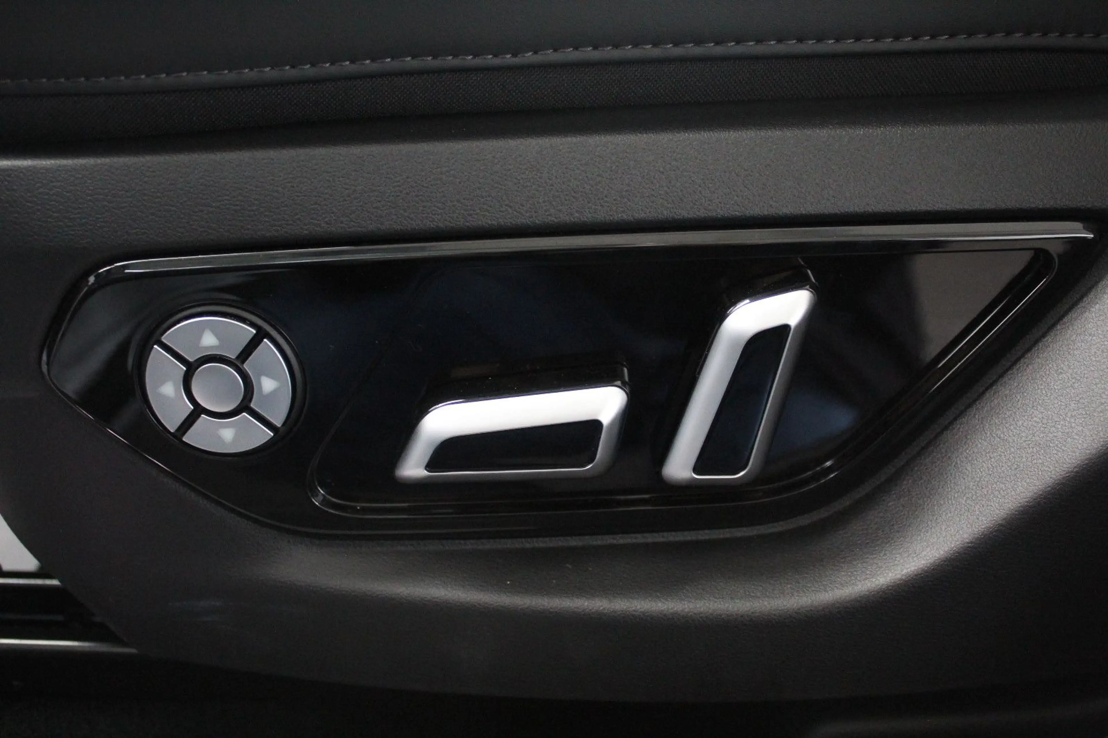 GWM WEY 05 2.0 PHEV LUXURY 4WD (SITZKOMFORT PAKET) — photo 8