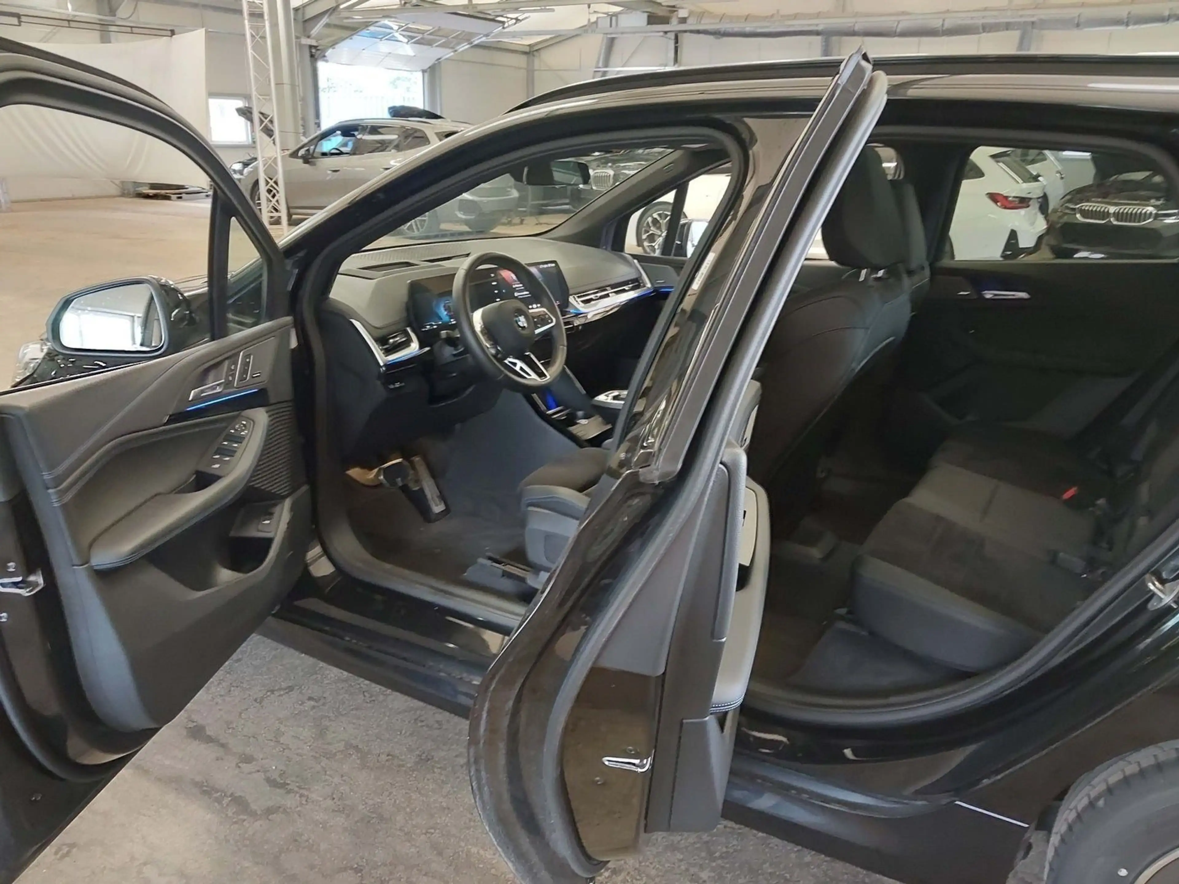 BMW 223 i xDrive Active Tourer M Sport // HeadUp  AHK — photo 7