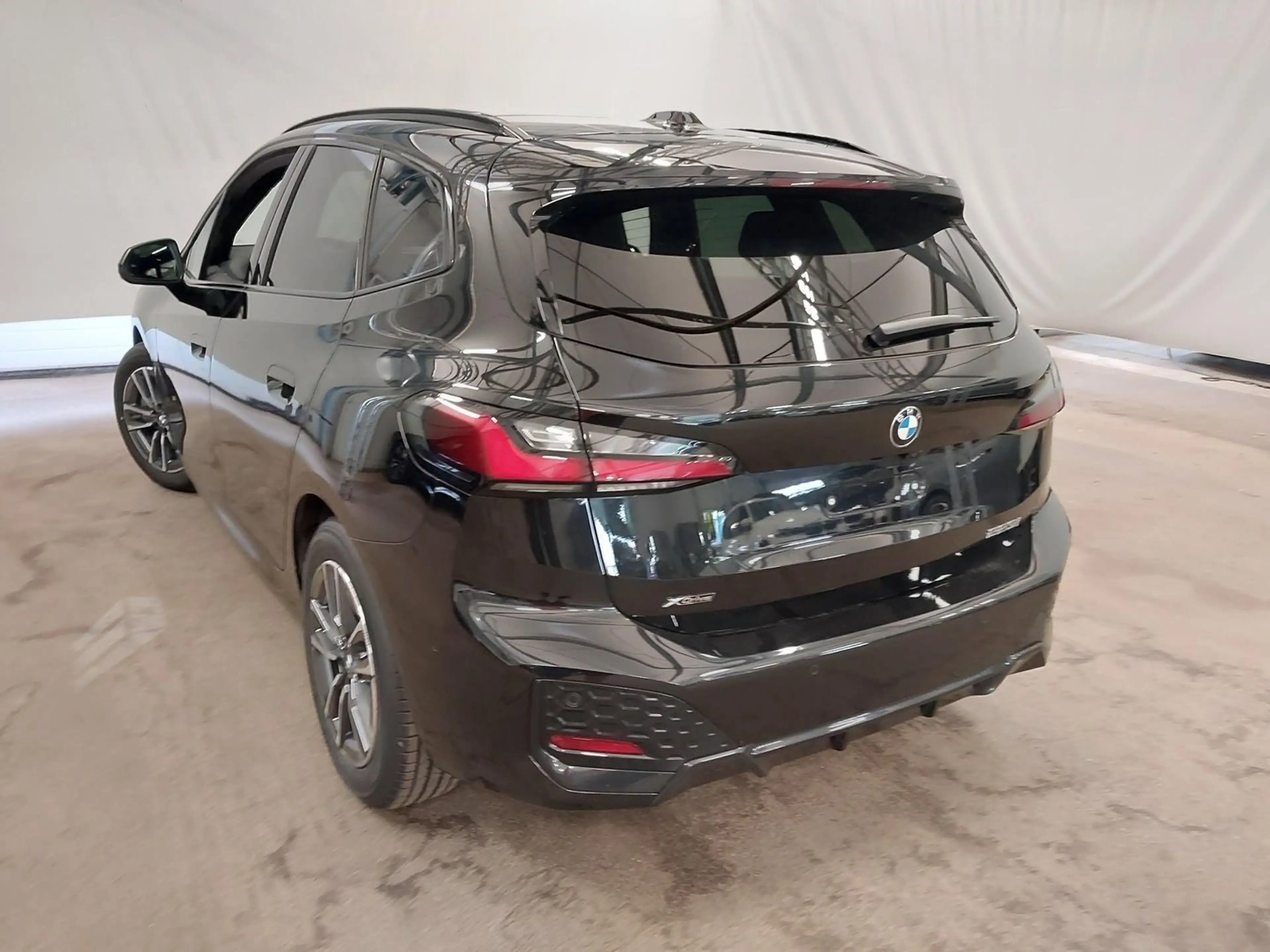 BMW 223 i xDrive Active Tourer M Sport // HeadUp  AHK — photo 4