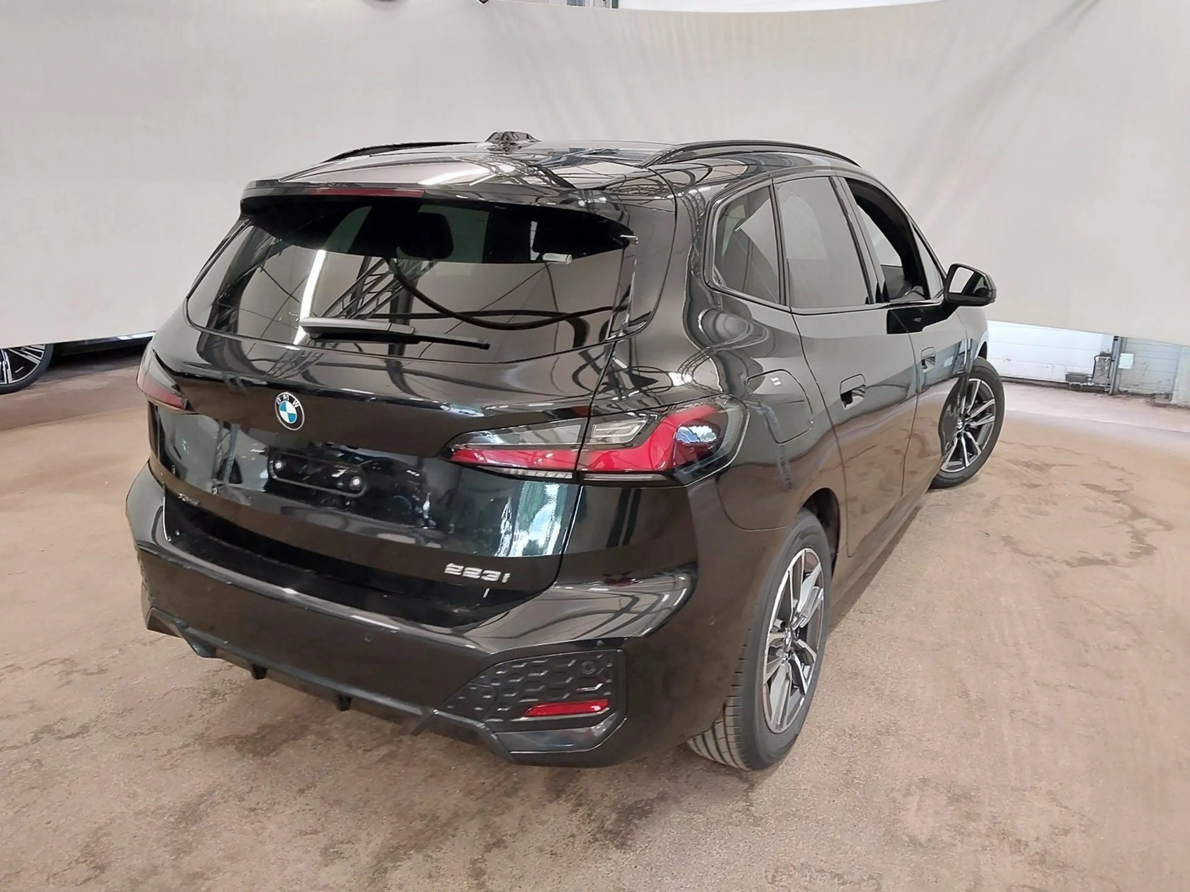 BMW 223 i xDrive Active Tourer M Sport // HeadUp  AHK — photo 2