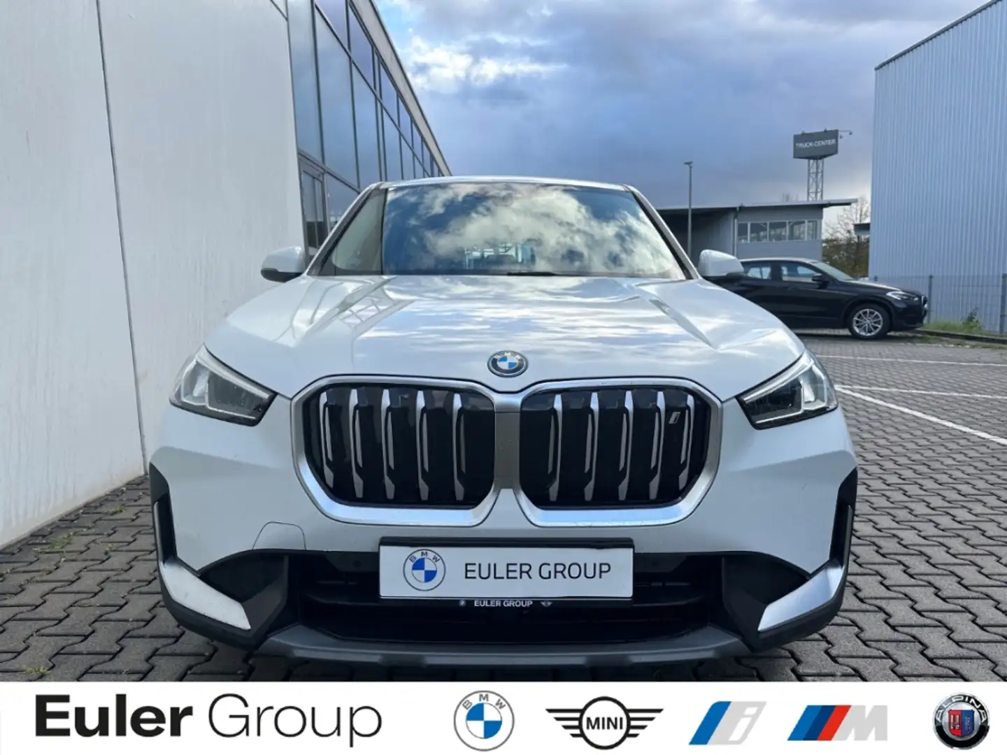 BMW iX1 xDrive 30 AD Navi Digitales Cockpit Soundsystem LE Weiß - 1