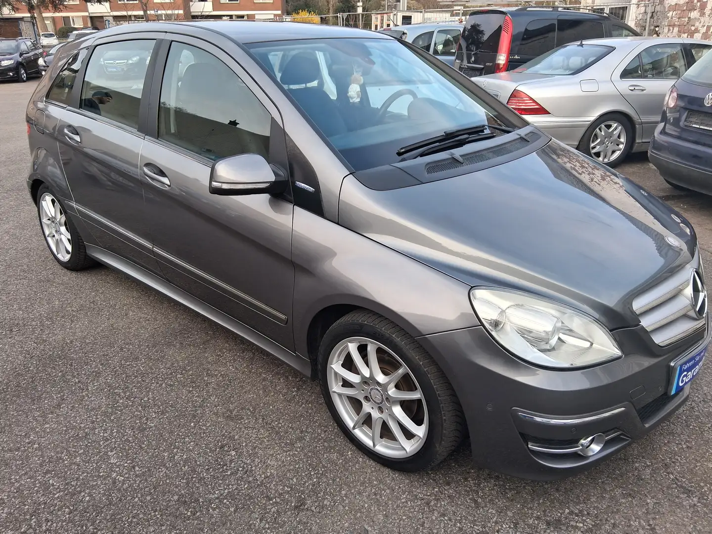 Mercedes-Benz B 180 BlueEFFICIENCY Gris - 2