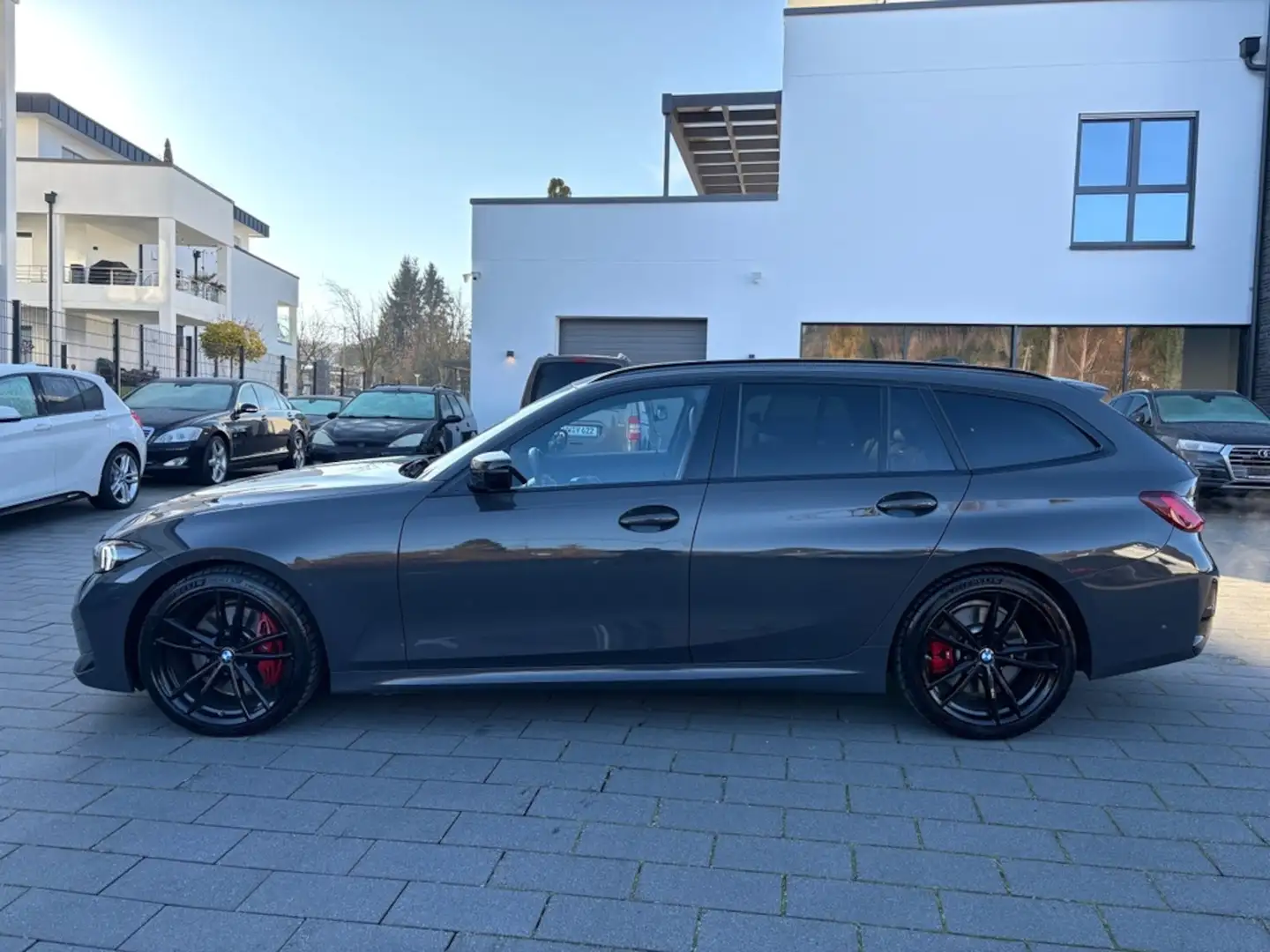 BMW 330 330dA xDrive Touring M-SPORT M-SITZE H&K CARBON Gris - 2