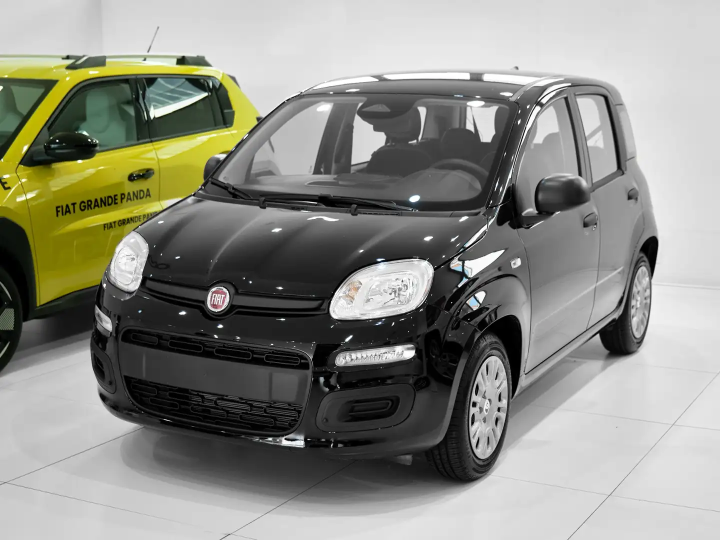 Fiat Panda Pandina 1.0 firefly hybrid s Schwarz - 2