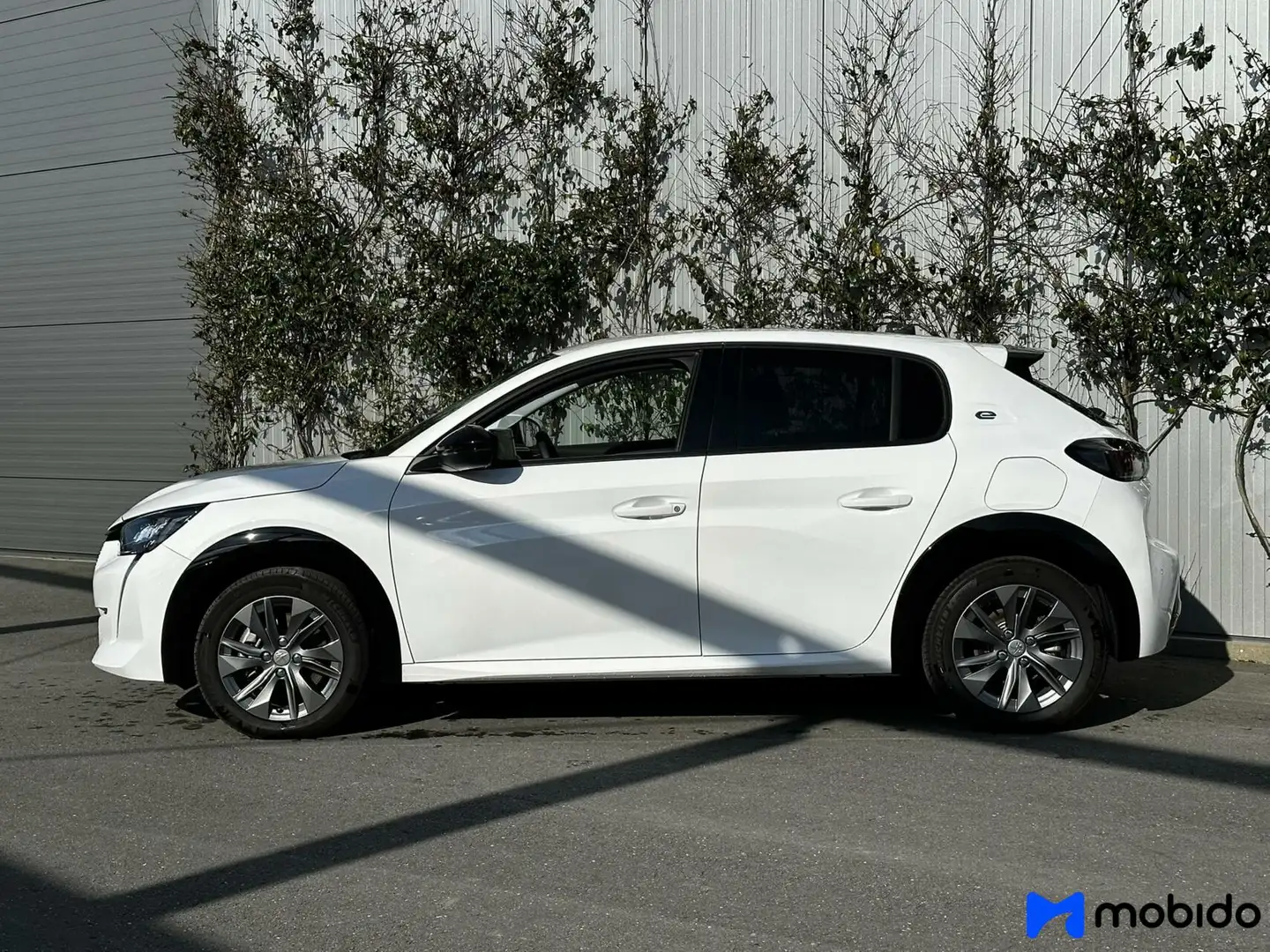Peugeot e-208 Allure | Apple CarPlay | Camera | Stoelverwarming! bijela - 2