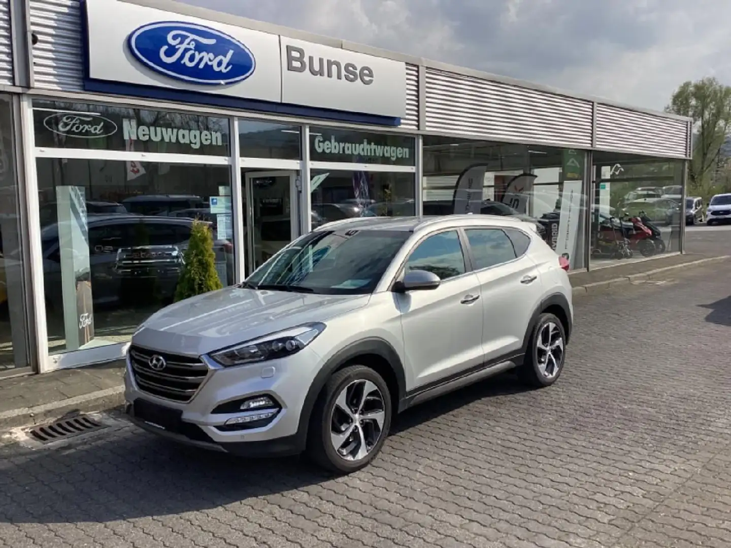 Hyundai TUCSON Premium 4WD Gris - 1