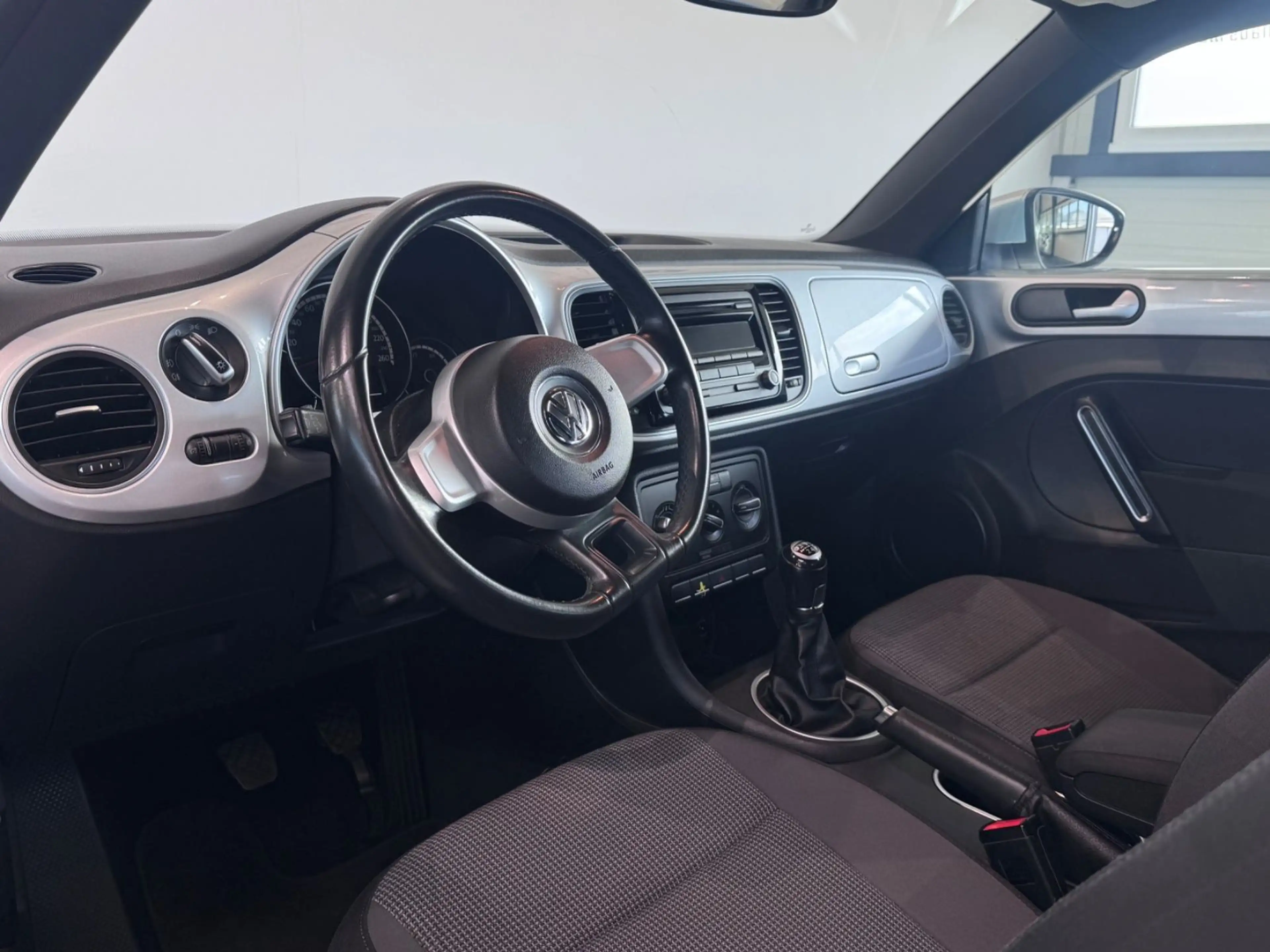 Volkswagen Beetle Lim. Design*KLIMA*NAVI*BC*RADIO — photo 12