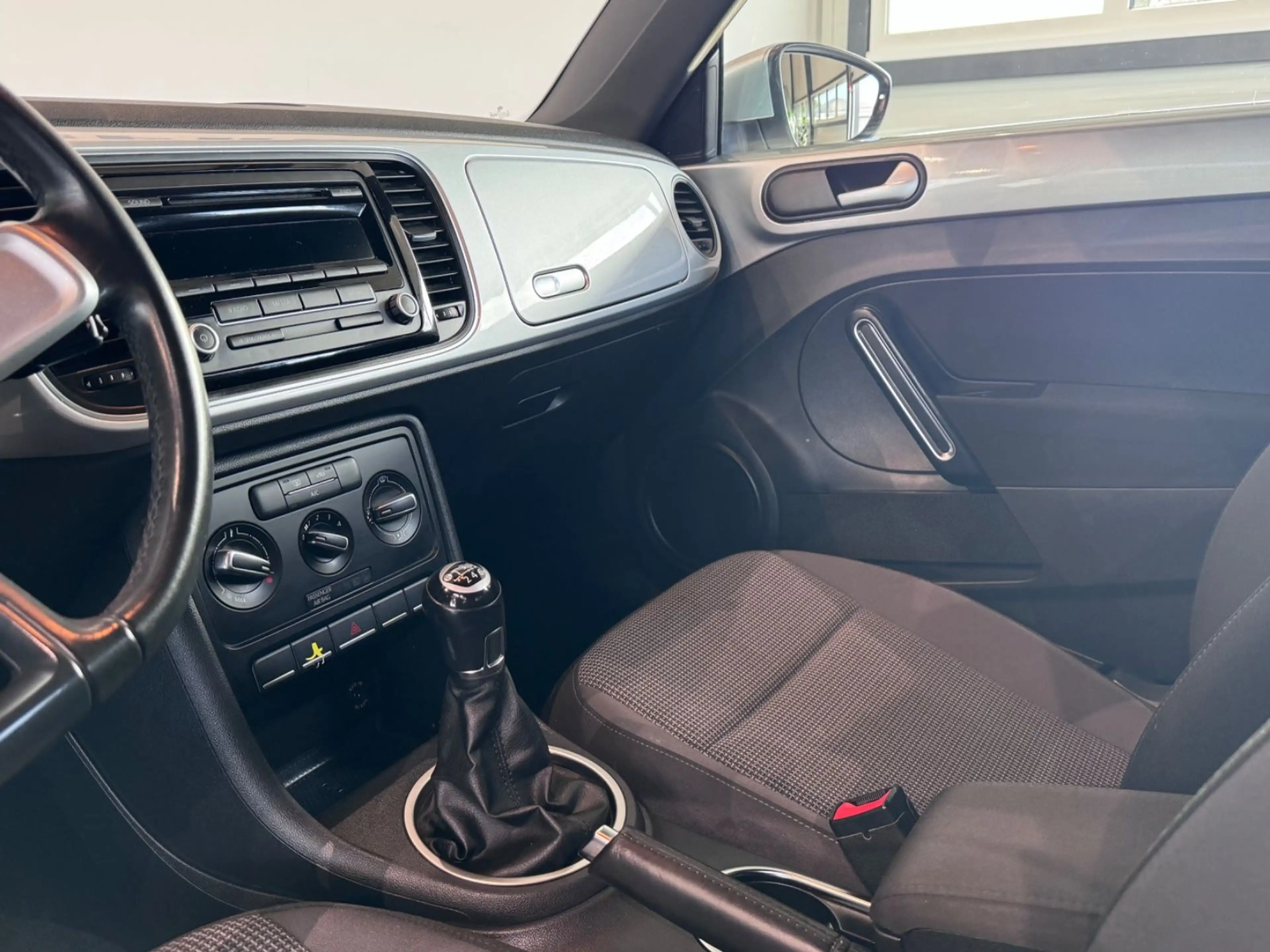 Volkswagen Beetle Lim. Design*KLIMA*NAVI*BC*RADIO — photo 14