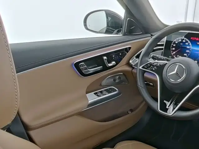Mercedes-Benz E-Class view 8