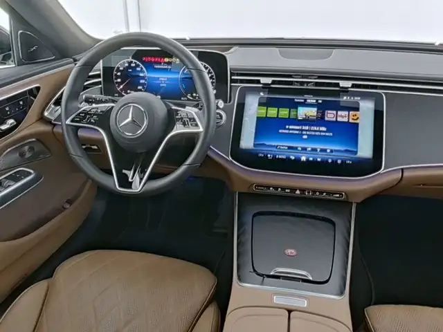 Mercedes-Benz E-Class view 5