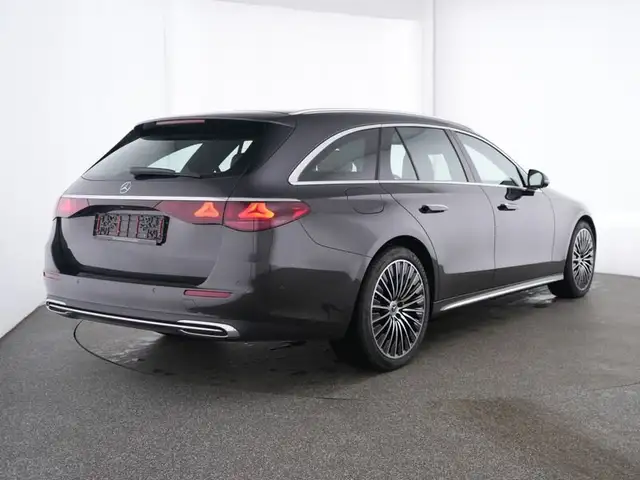 Mercedes-Benz E-Class view 2
