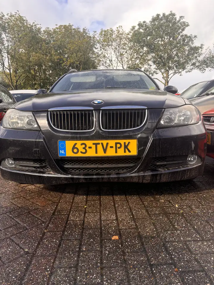 BMW 330
