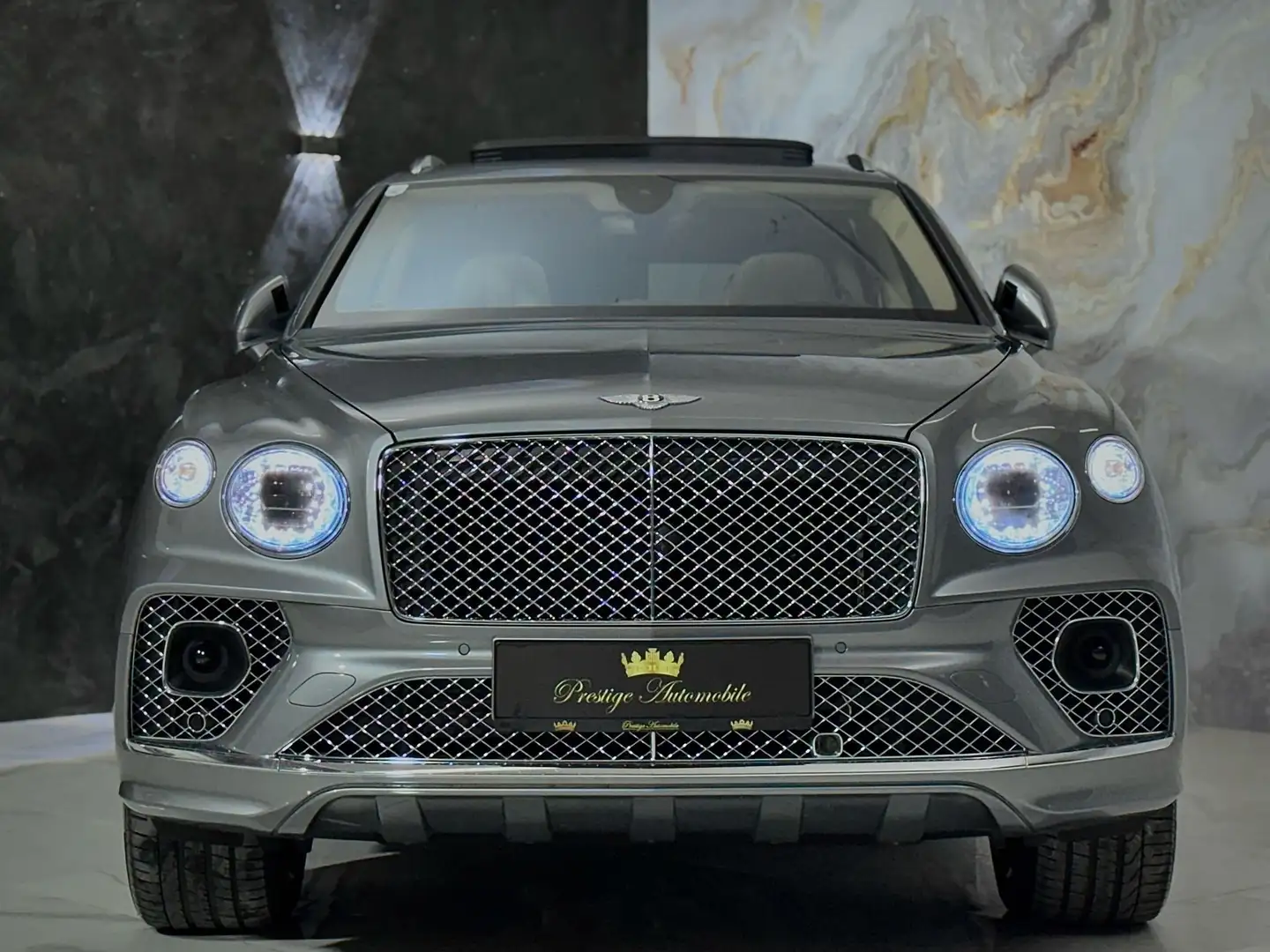 Bentley Bentayga V8 549PS *FIRST EDITION*MULLINER*NAIM*GARANTIE* Grau - 2