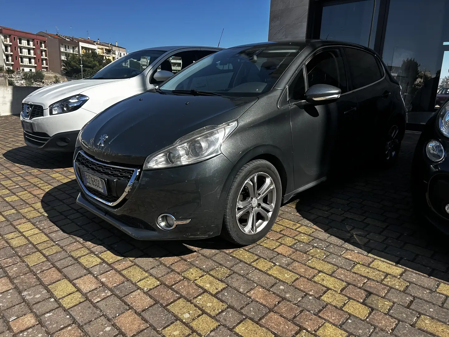 Peugeot 208 Gris - 1