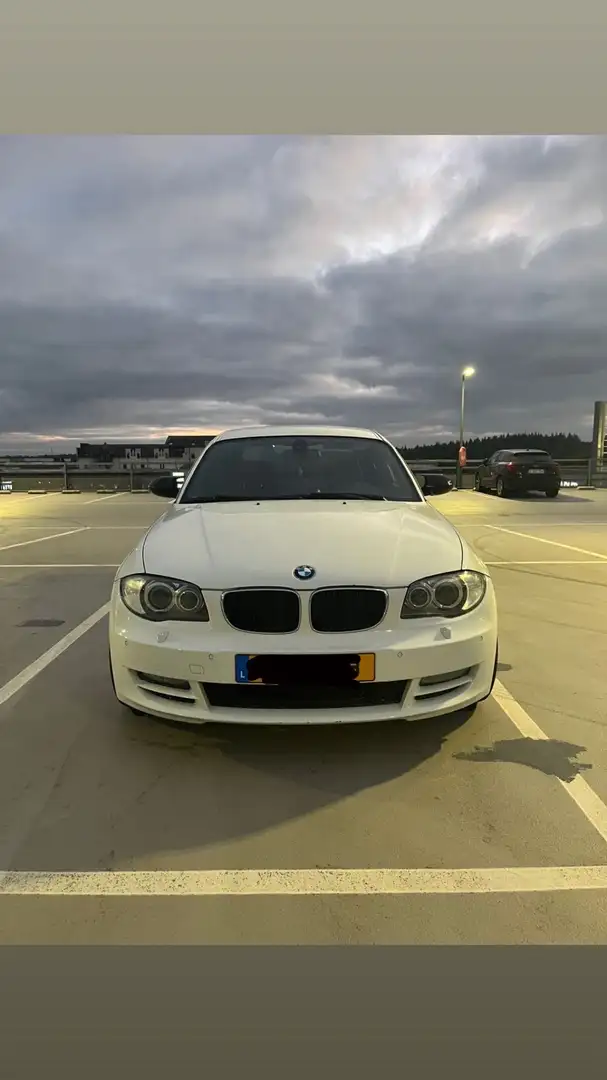 BMW 123 123d Coupe « Negotiable » Blanc - 1