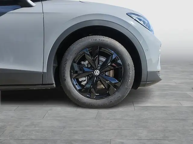 Volkswagen ID.4 view 7