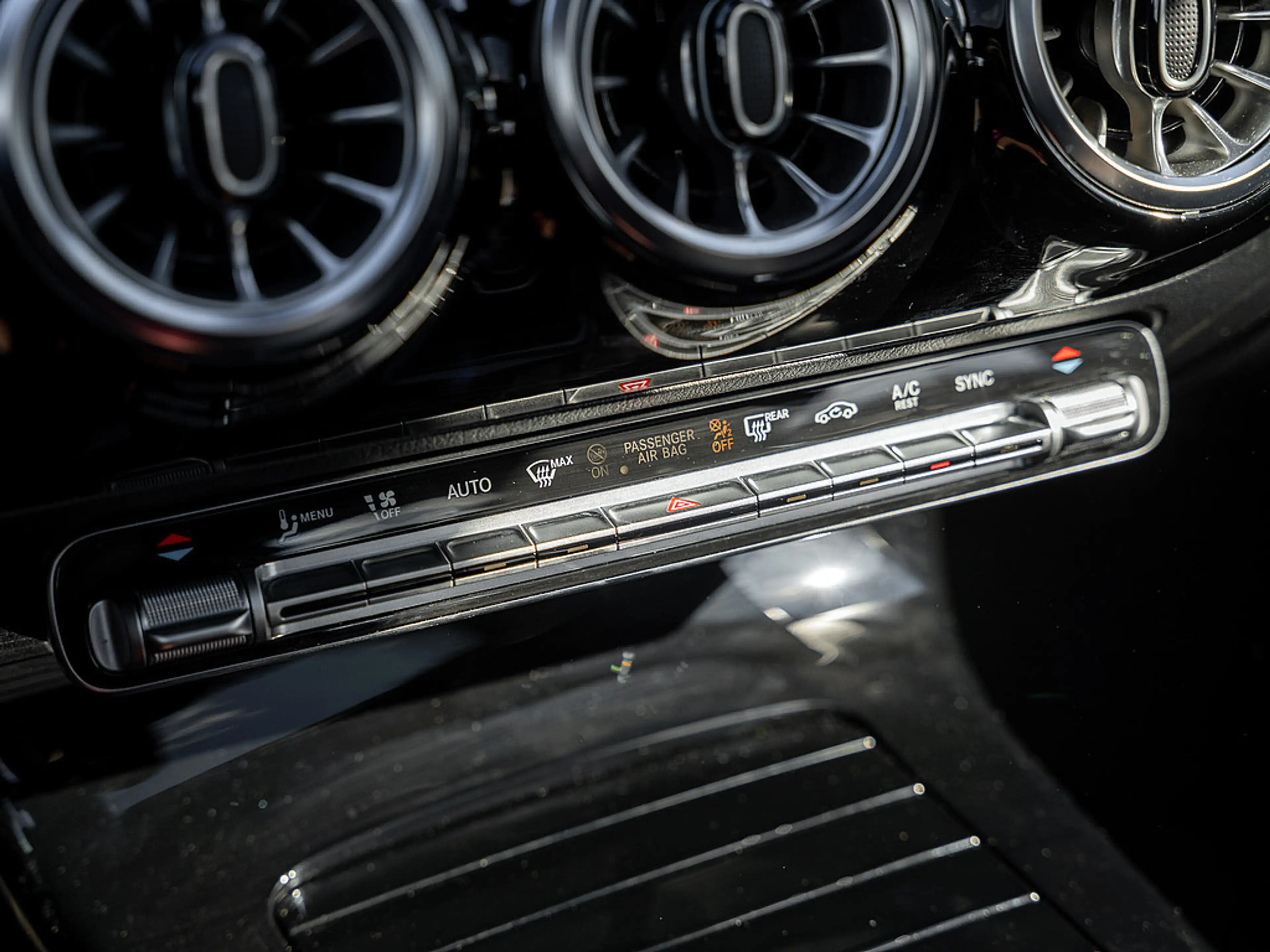 Mercedes-Benz A 200 d Progressive PANO KAM LED LED SHZ NAVI — photo 9