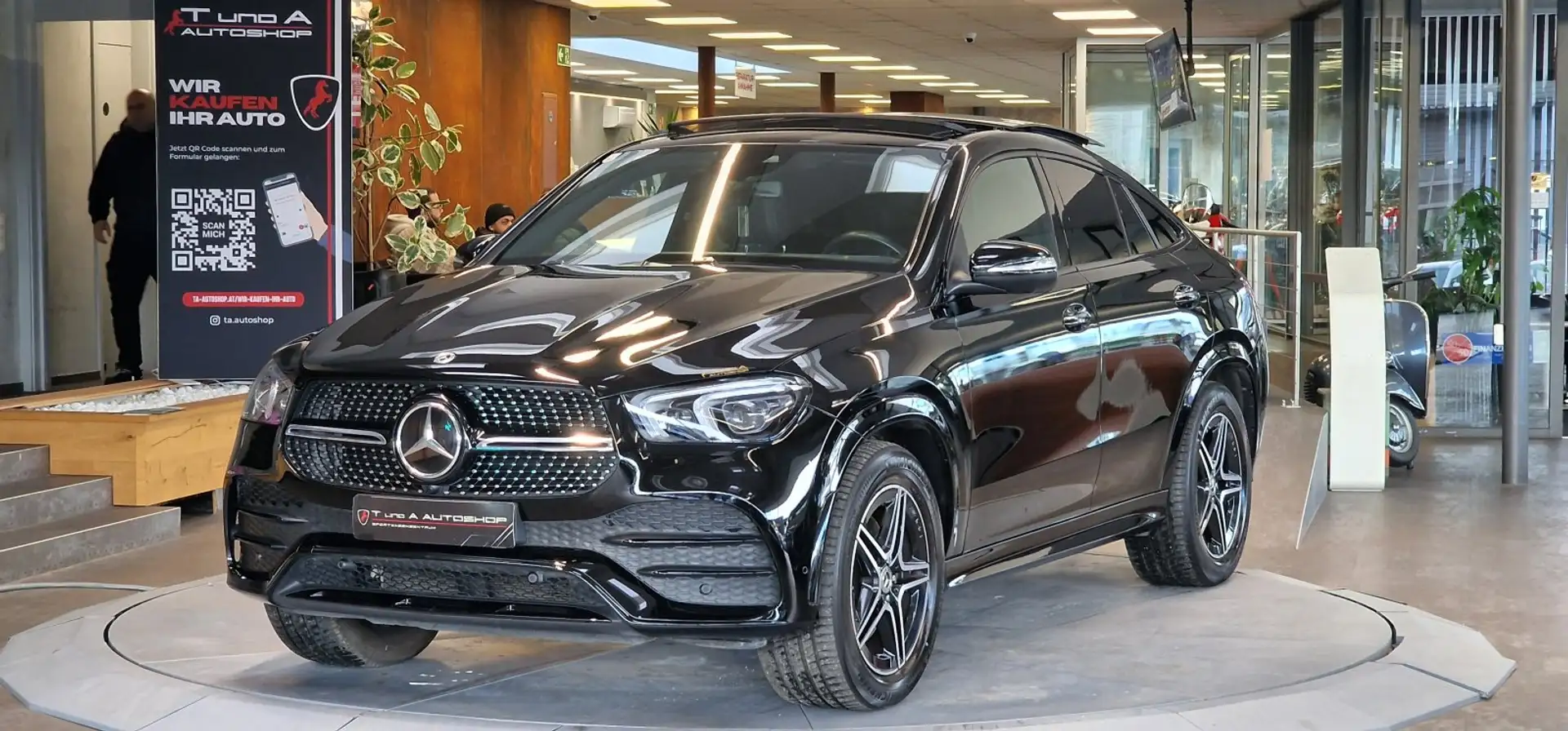 Mercedes-Benz GLE 300 d Coupe 4 Matic AMG-Paket 1-Hand Aut. *Head-up*AHK Schwarz - 1