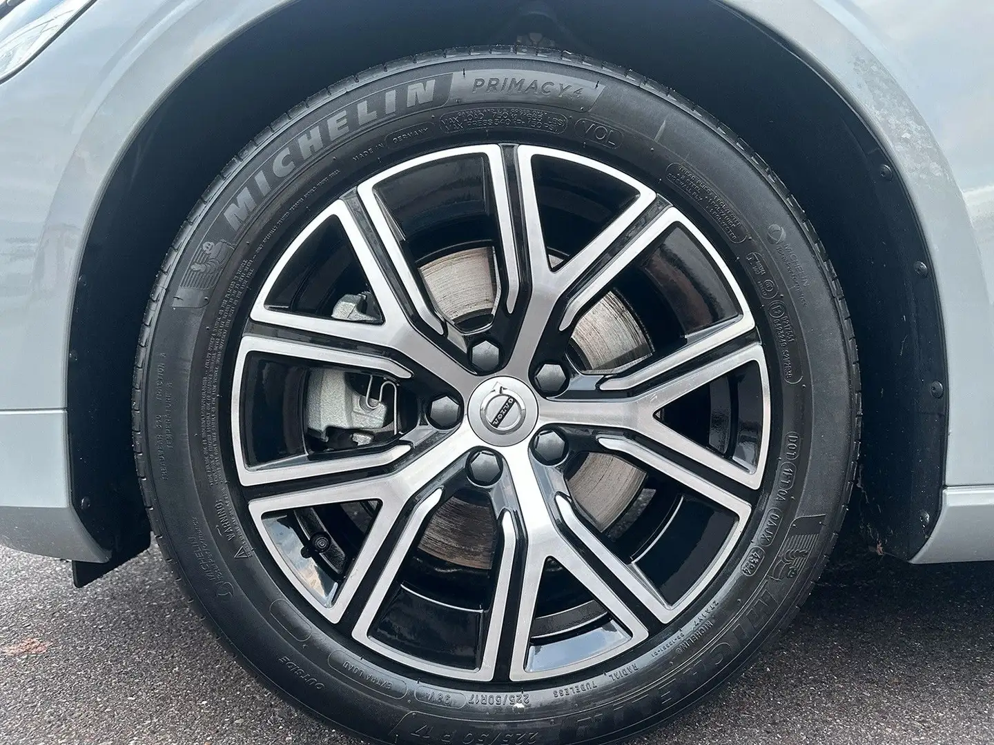 Volvo V60 B4 Mild-Hybrid Core LED Grau - 2