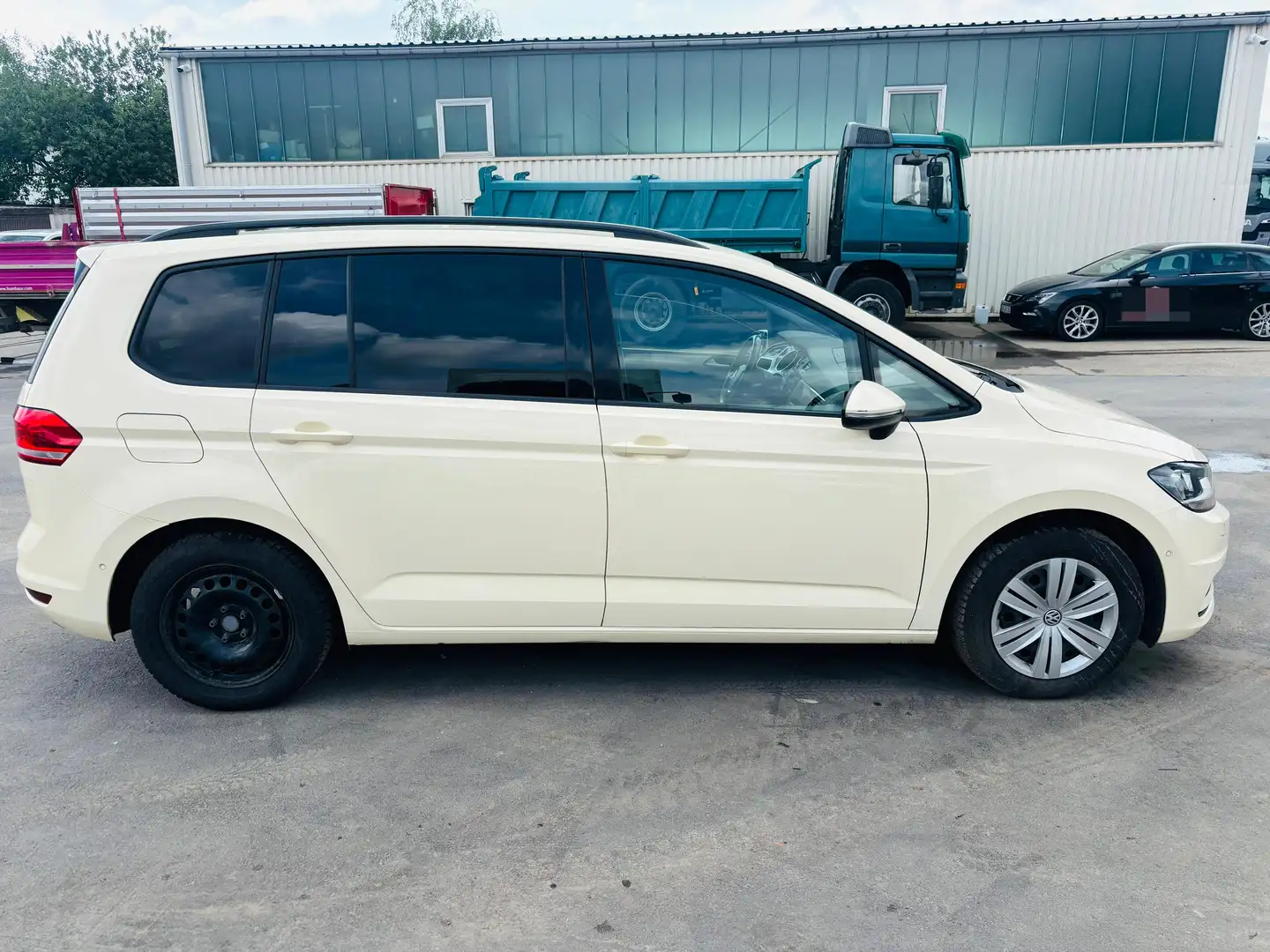 Volkswagen Touran Touran *7-Sitzer/PDC/Navi/Elek.Heckklappe Geel - 2