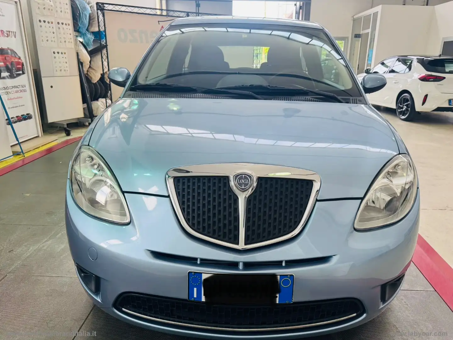 Lancia Ypsilon 1.4 Oro Blau - 2