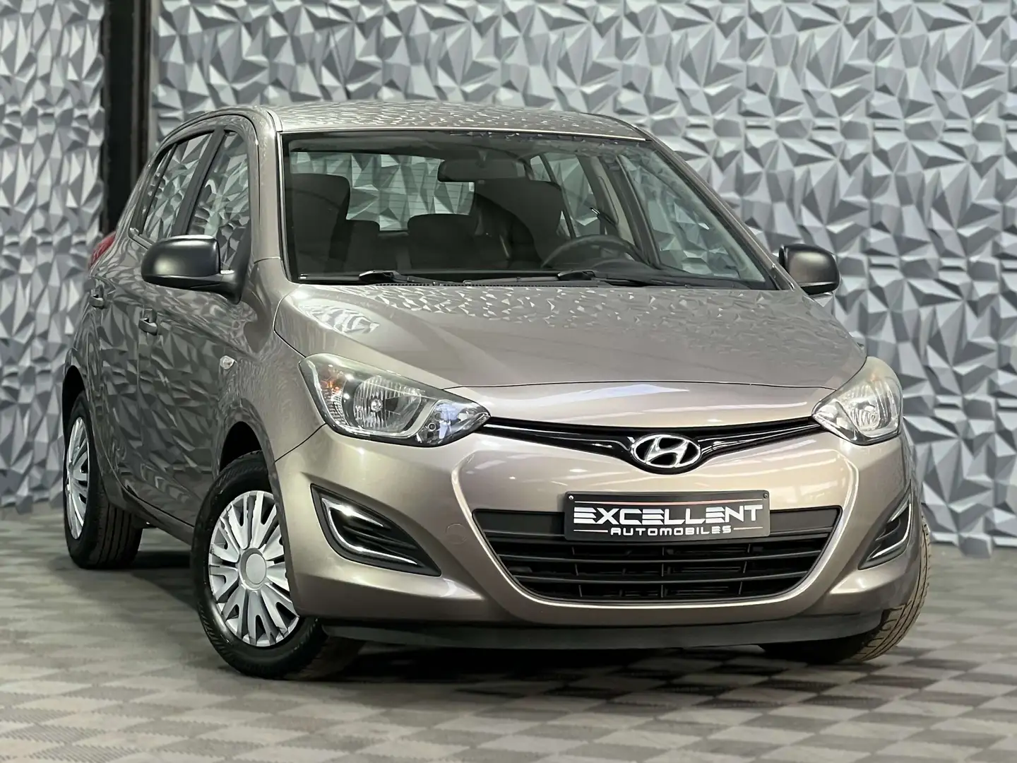 Hyundai i20 1.2i Lounge/GARANTIE 12 MOIS/// Beige - 2