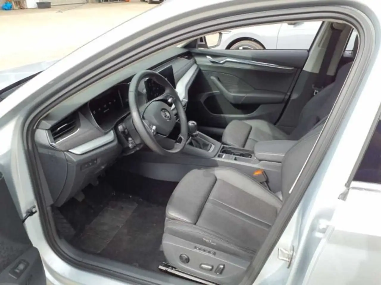 Skoda Octavia Combi 1.5 DCC ACC Panorama Navi, миниатюра 4