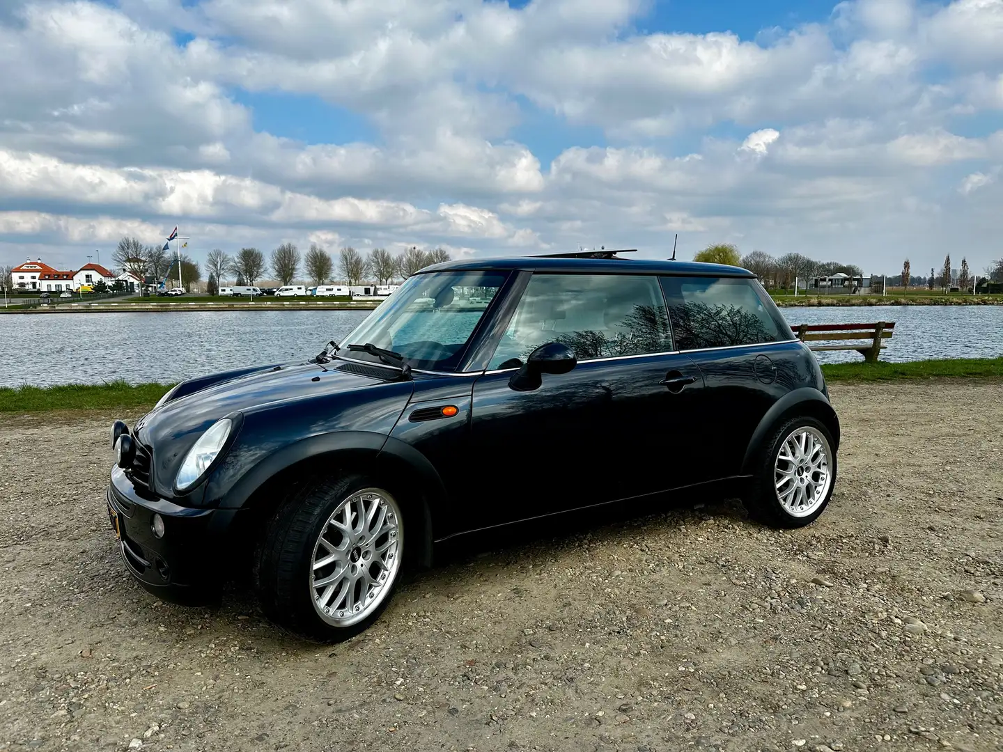MINI Cooper Cooper 1.6 Zwart - 1