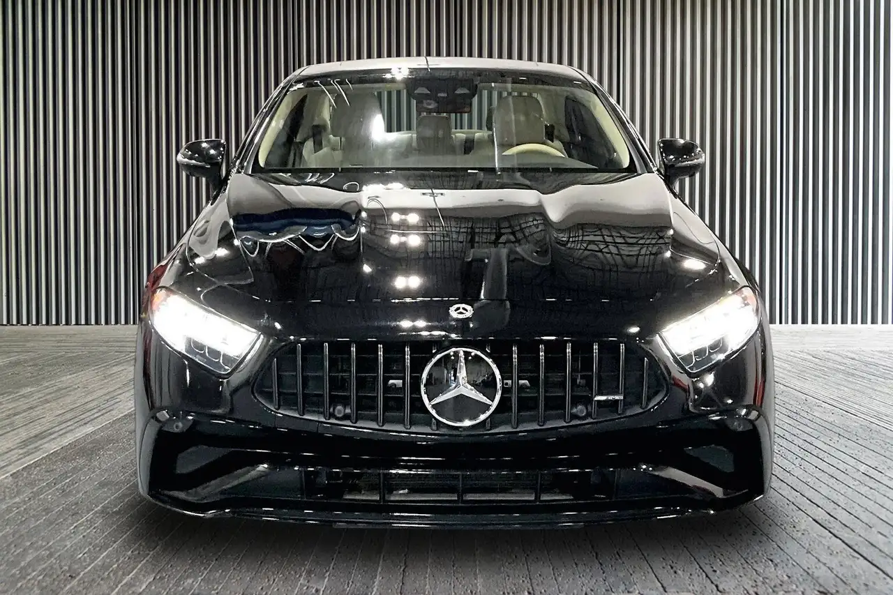 Mercedes-Benz CLS снимка Mercedes-Benz CLS