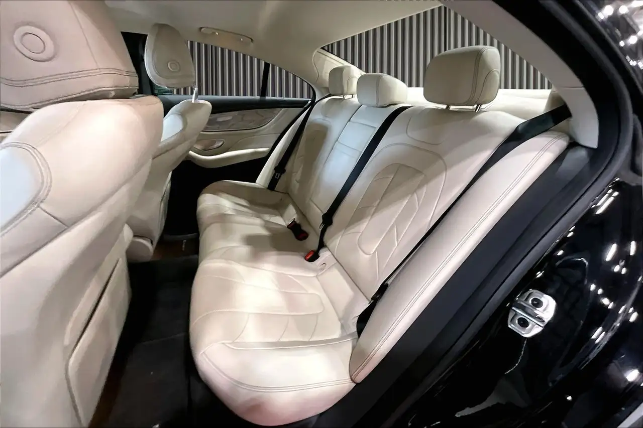 Mercedes-Benz CLS снимка Mercedes-Benz CLS