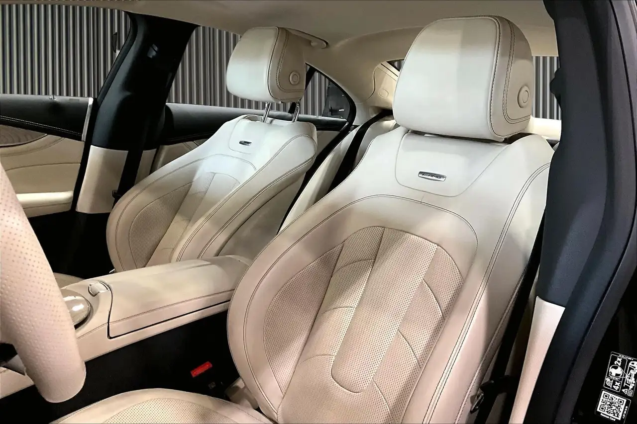 Mercedes-Benz CLS снимка Mercedes-Benz CLS