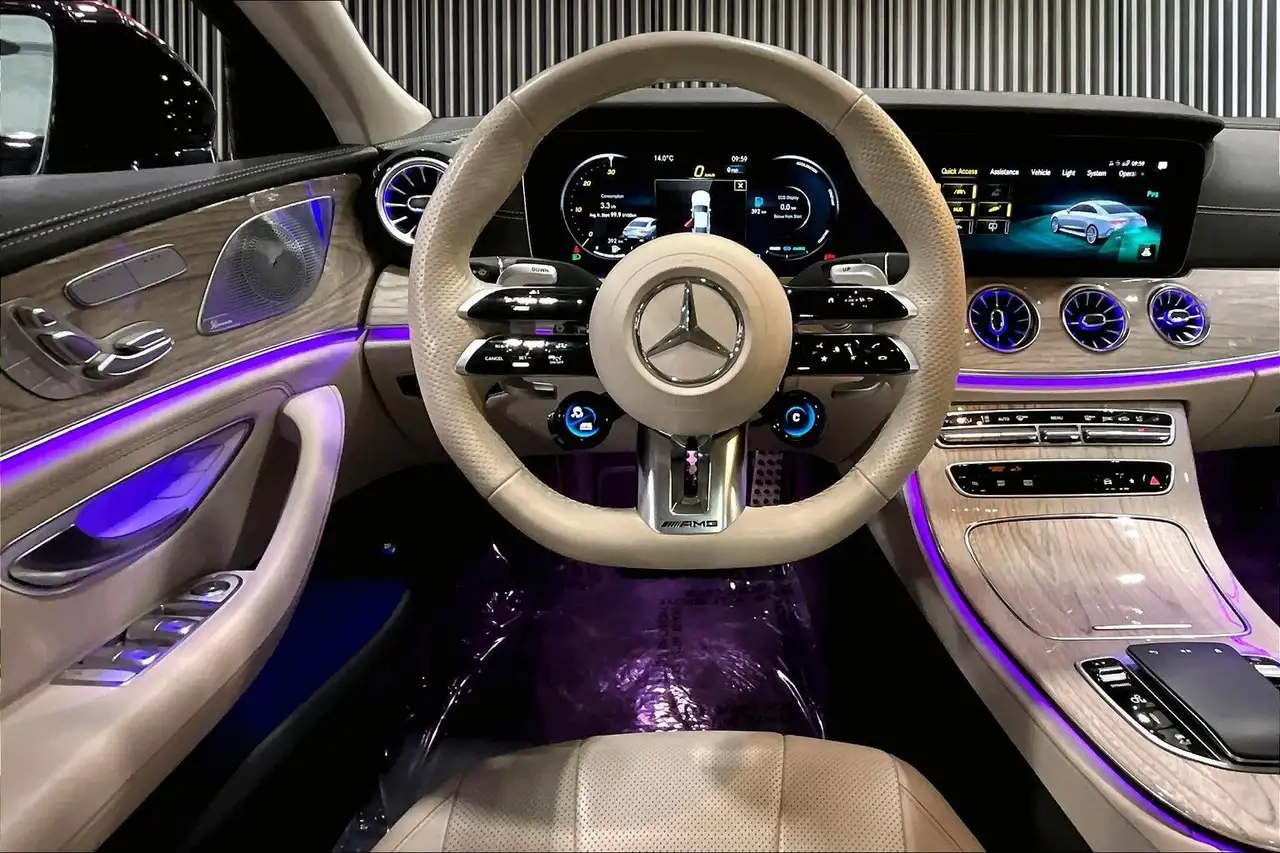 Mercedes-Benz CLS снимка Mercedes-Benz CLS
