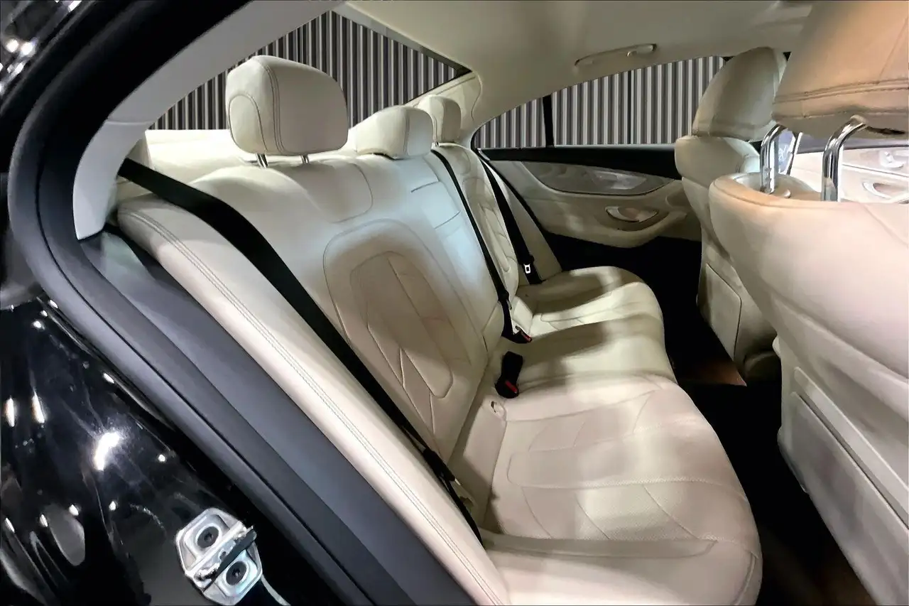 Mercedes-Benz CLS снимка Mercedes-Benz CLS