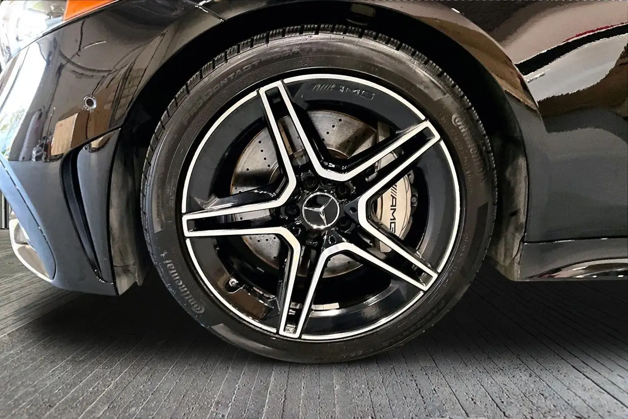 Mercedes-Benz CLS снимка Mercedes-Benz CLS
