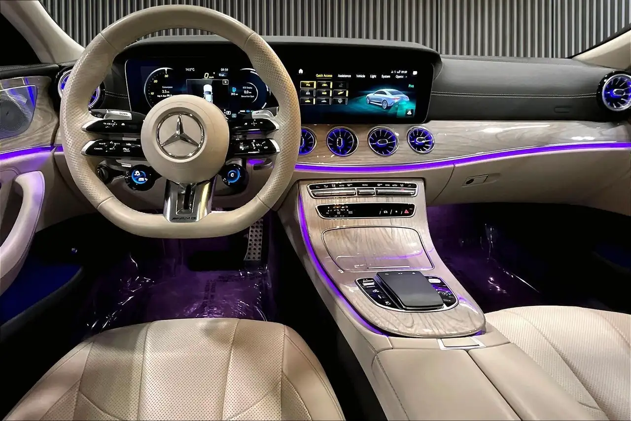 Mercedes-Benz CLS снимка Mercedes-Benz CLS