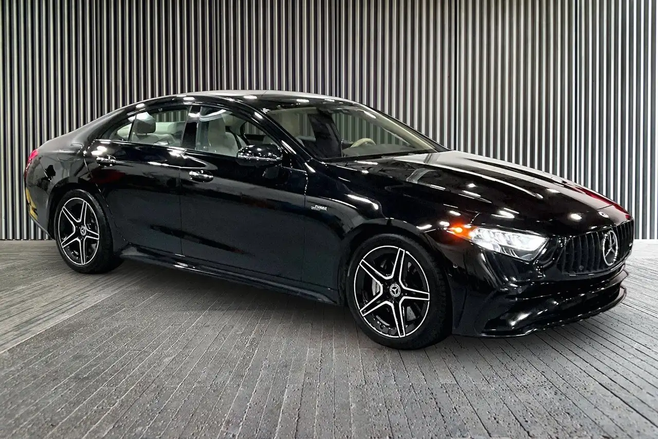 Mercedes-Benz CLS снимка Mercedes-Benz CLS