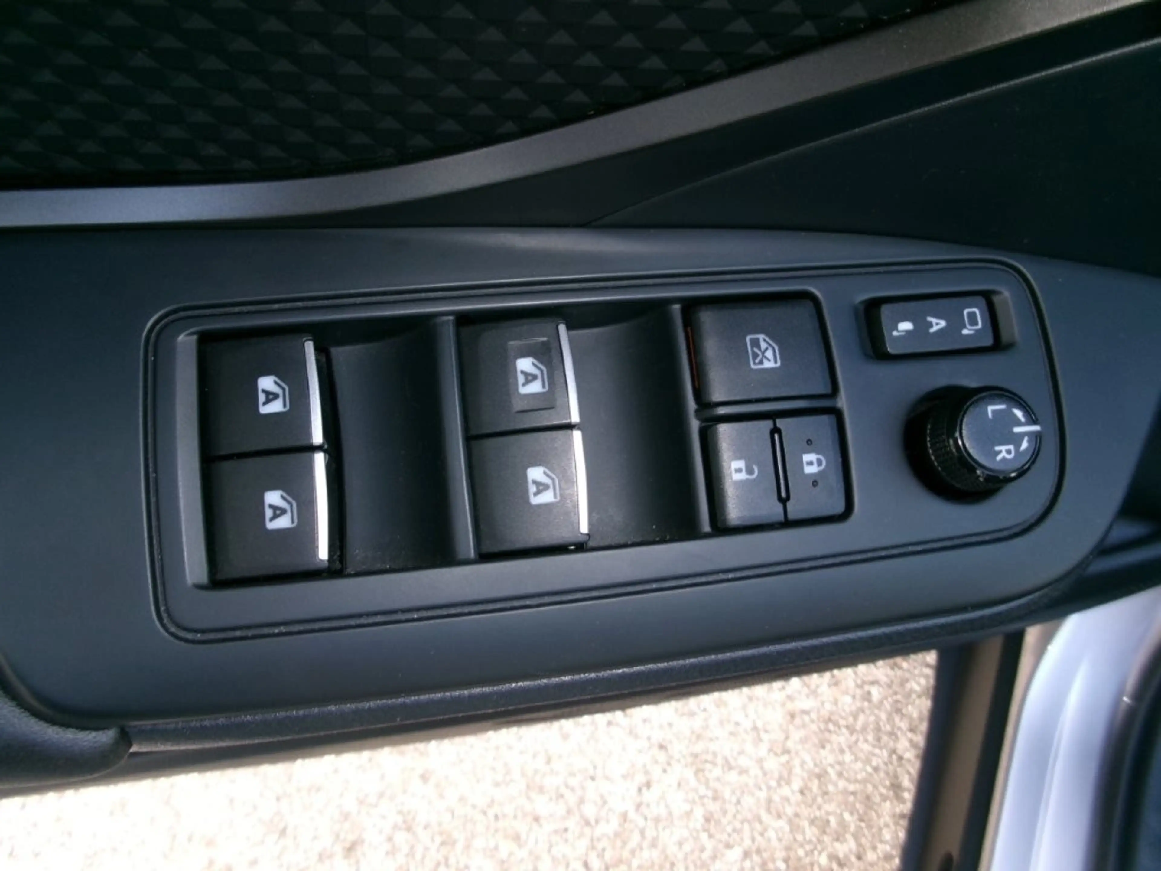 Toyota C-HR C-HR 1,2T 4WD CVT C-ENTER !!! Topgebrauchter !!! — photo 12