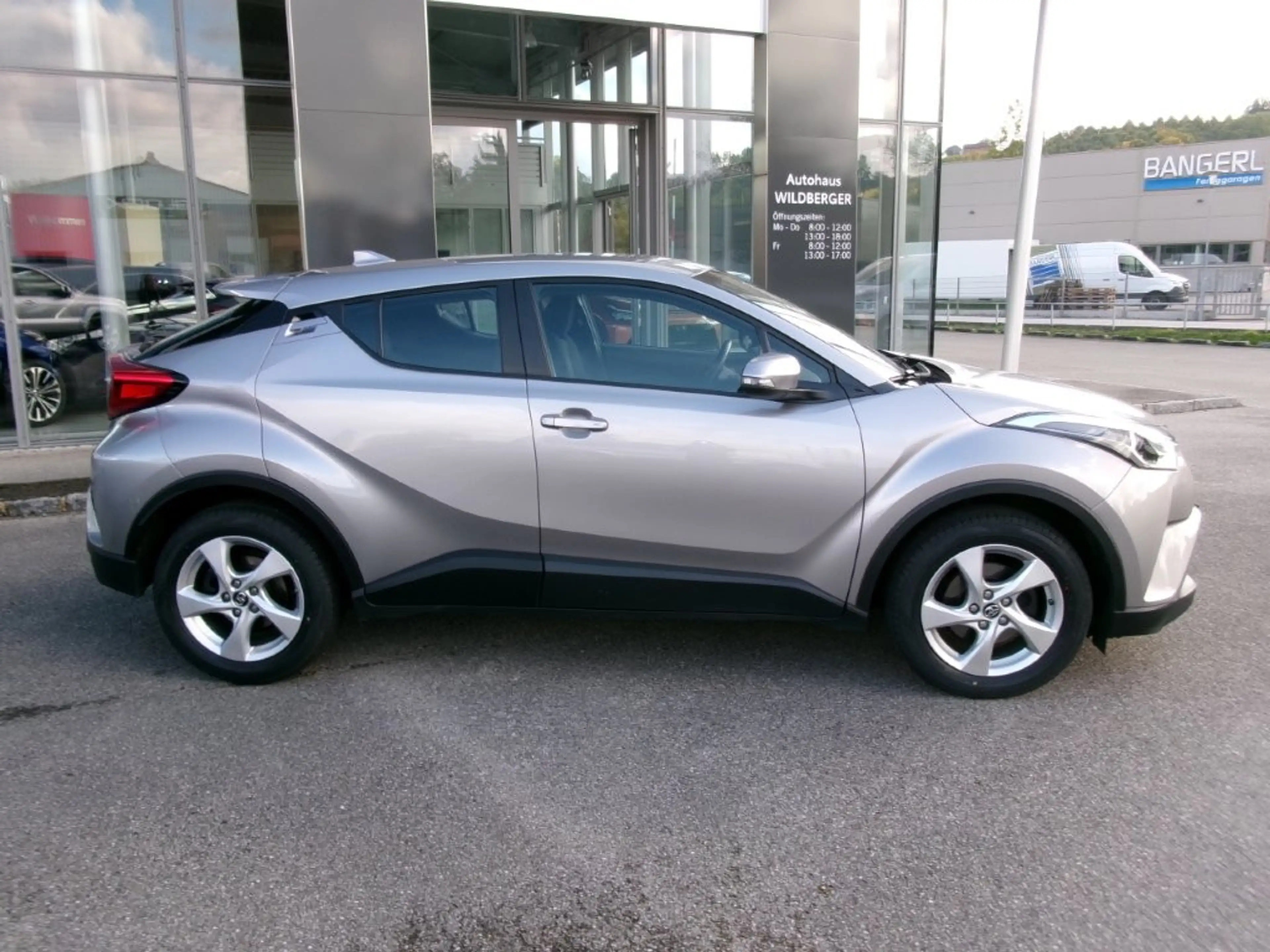Toyota C-HR C-HR 1,2T 4WD CVT C-ENTER !!! Topgebrauchter !!! — photo 2