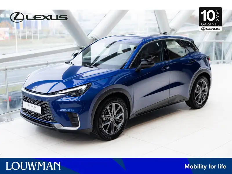LEXUS Lbx